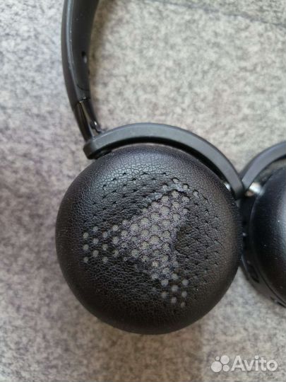 Беспроводные наушники AKG Y500