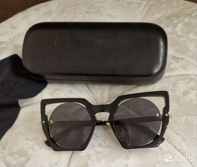 Солнцезащитные очки женские брендовые