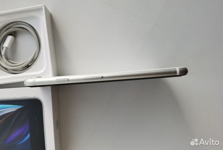 iPhone SE (2020), 128 ГБ