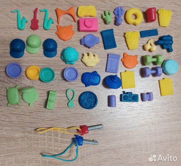 Lost kitties (Hasbro 2018), наклейки, аксессуары