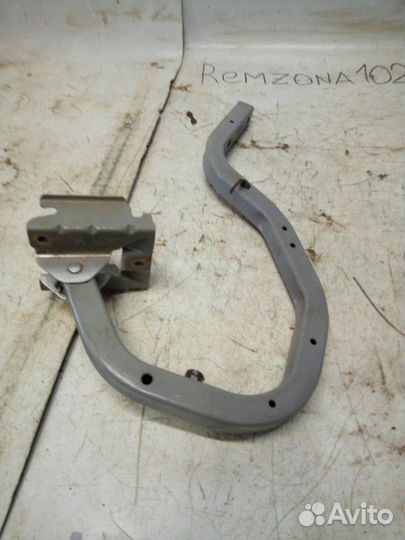 Петля крышки багажника задняя Nissan Almera