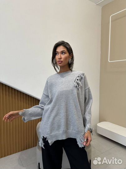 Классный свитер Balenciaga