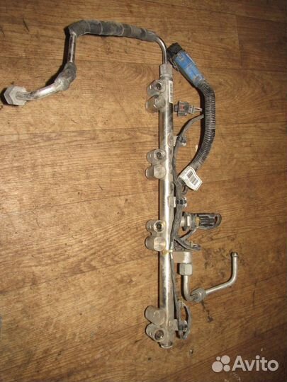 Рейка топливная (рампа) правая (Hyundai Equus)