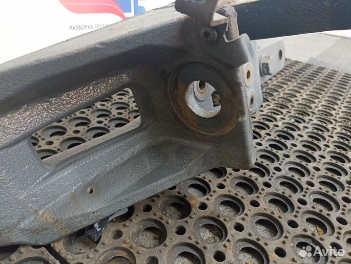 1682111 Кронштейн передней рессоры Daf CF