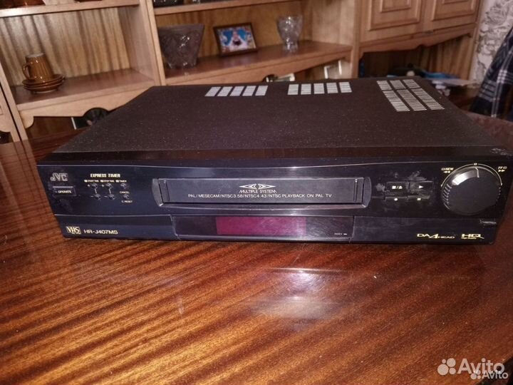 Видеомагнитофон jvc