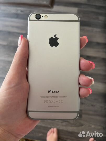 Телефон iPhone 6