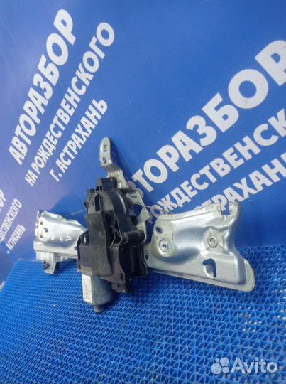 Задний левый стеклоподъёмник Peugeot 308 хэтчбек