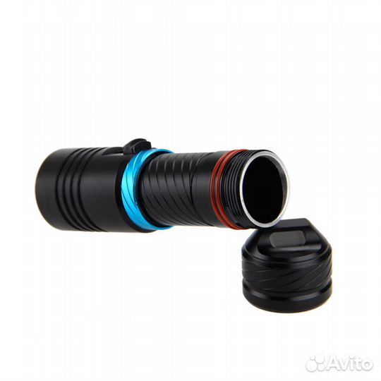 Яркий подводный фонарь для дайвинга