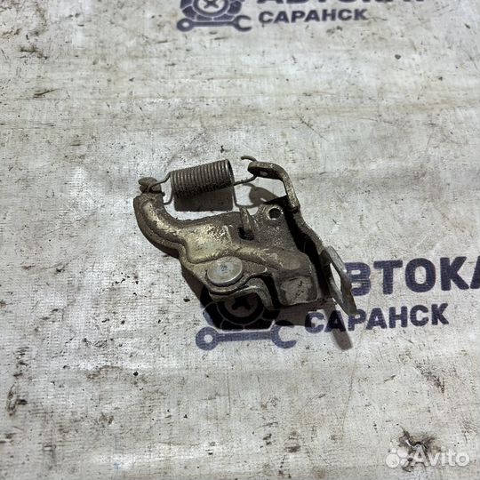 Замок крышки багажника Nissan Primera P11