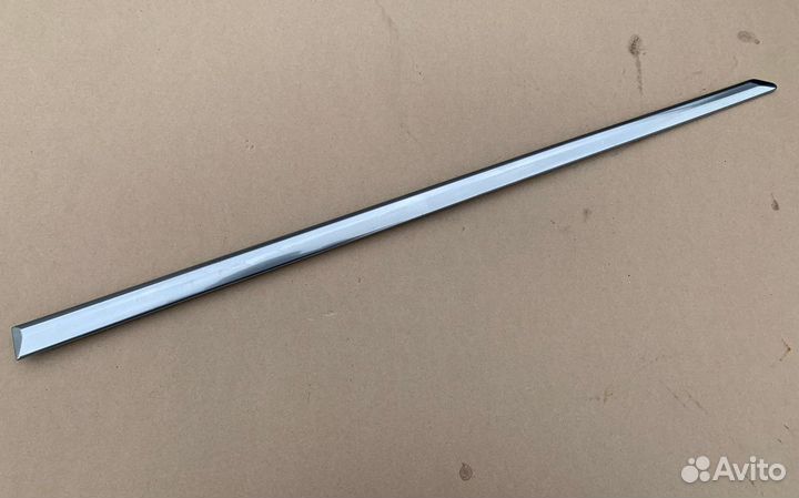 Молдинг двери задней правой Cadillac XT5