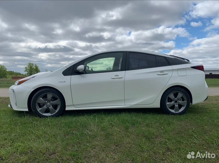 Аренда машины под такси Тойота приус