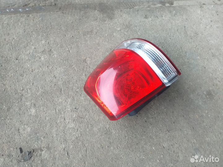 Фонарь правый Toyota Land Cruiser 200 2009г