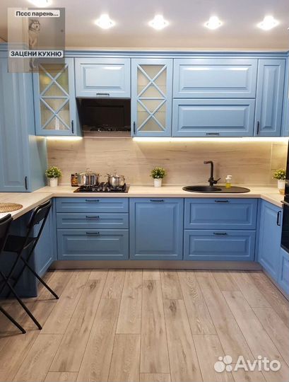 Прямая в потолок кухня на заказ