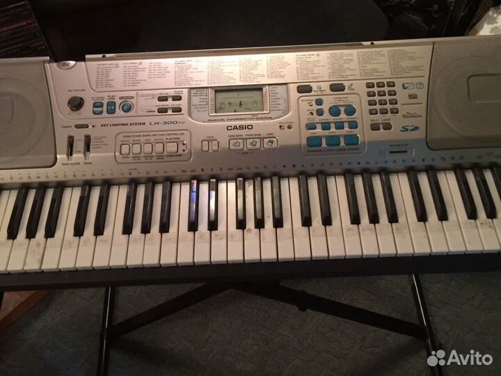 Синтезатор casio lk-300 tv-p с колонкой