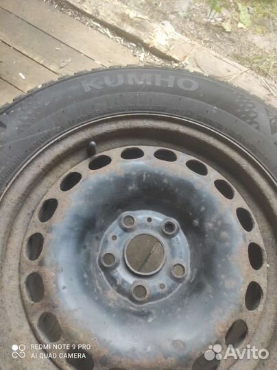 R16 Kumho WinterCraft Ice Wi32 215/65, PCD 5x112 DIA 57