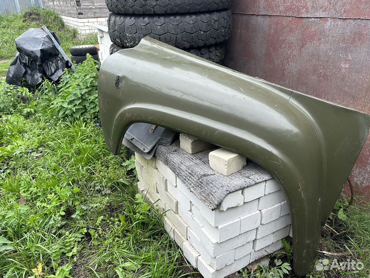 Переднее левое крыло на ЗИЛ