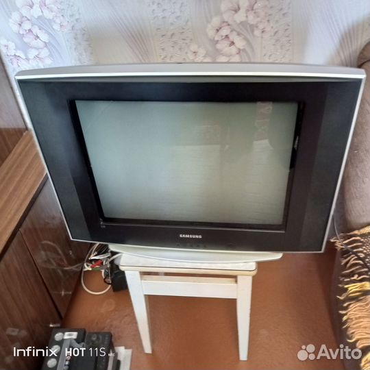 Продам телевизор бу