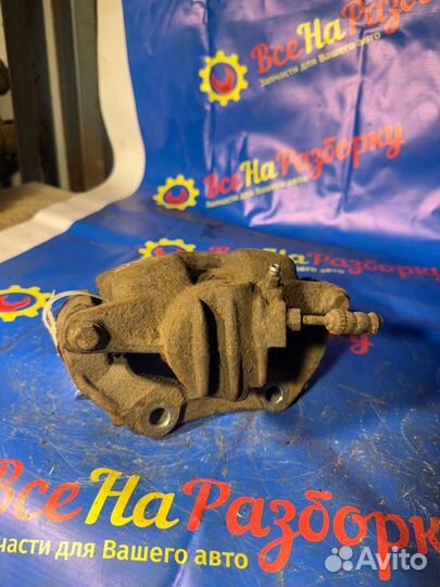 Суппорт передний правый Peugeot 207