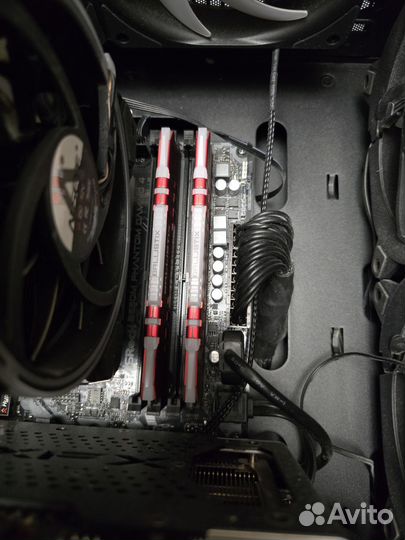 Игровой системный блок с монитором