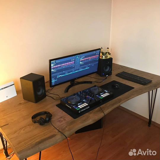 Компьютерный стол в стиле лофт