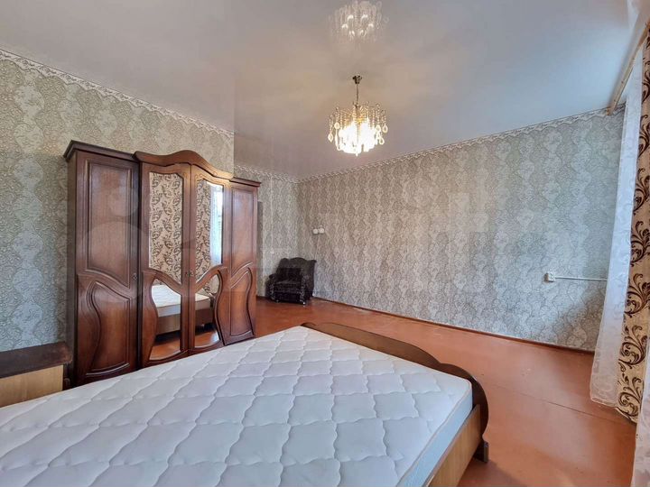 4-к. квартира, 120 м², 2/2 эт.