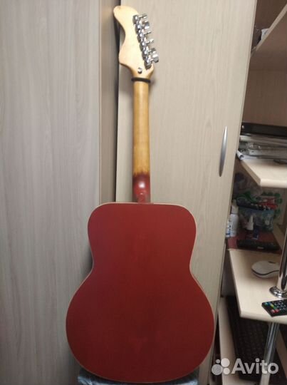 Акустическая гитара