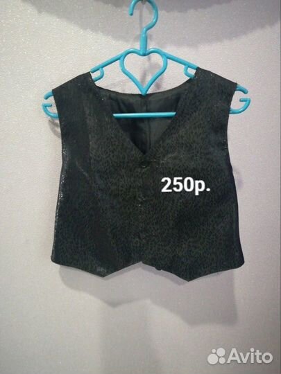 Жилетка для мальчика новая