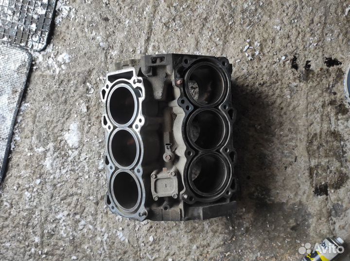 Блок,коленвал,поршня, гбц,поддон vq30de Ниссан