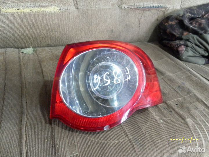 Фонарь правый VW Passat B6 универсал