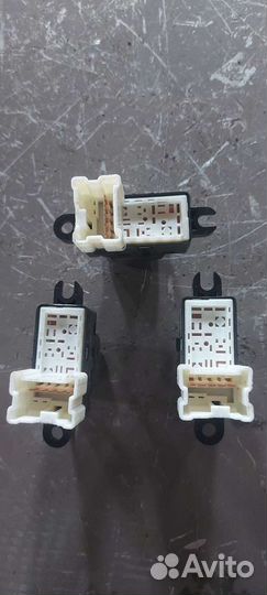 Кнопки стеклоподъёмников Nissan Murano