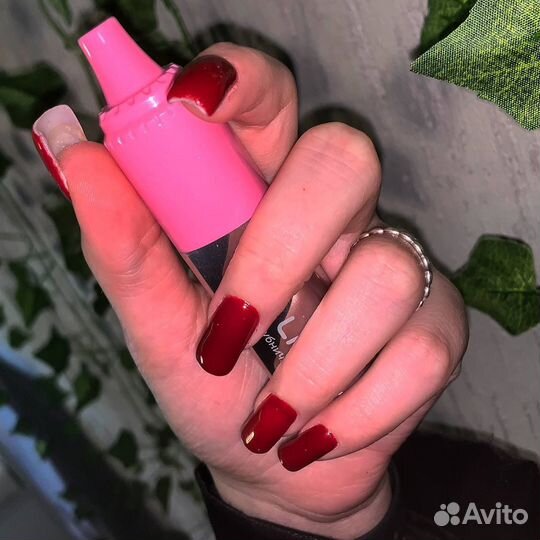 Маникюр с наращиванием ногтей