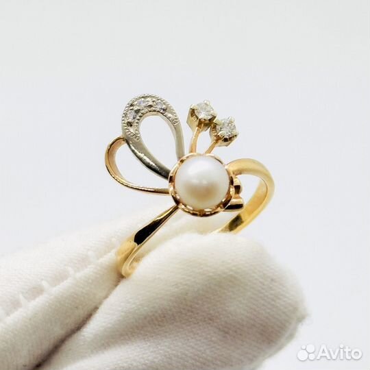 Золотое кольцо с камнем 18,5р