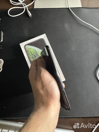 iPhone Xs, 64 ГБ
