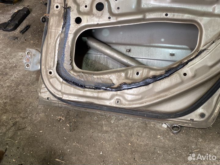 Задняя правая дверь Hyundai Accent