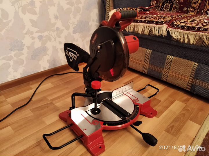 Торцовочная пила бу