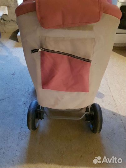 Прогулочная коляска