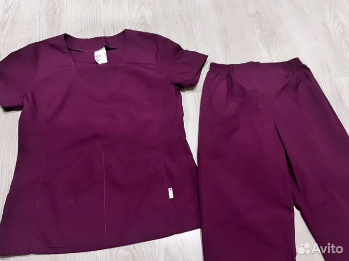 Медицинский костюм 42