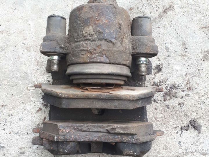 Правый передний суппорт фольксваген гольф 4