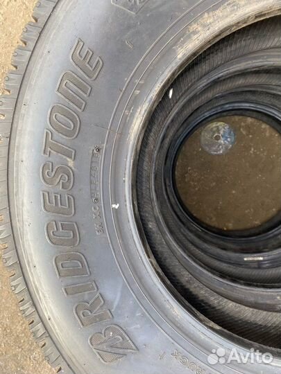 Bridgestone Blizzak W979 225/85 R16C