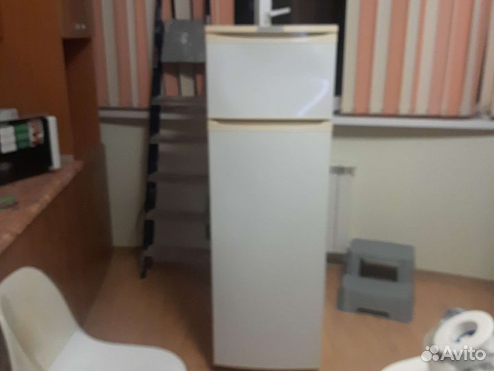 Холодильник двухкамерный Саратов 263 б/у