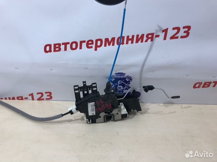 Замок двери передний правый Mercedes Gla180 X156