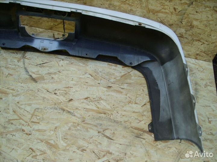 Бампер задний Toyota Corona Exiv T180 Белыйцарапин