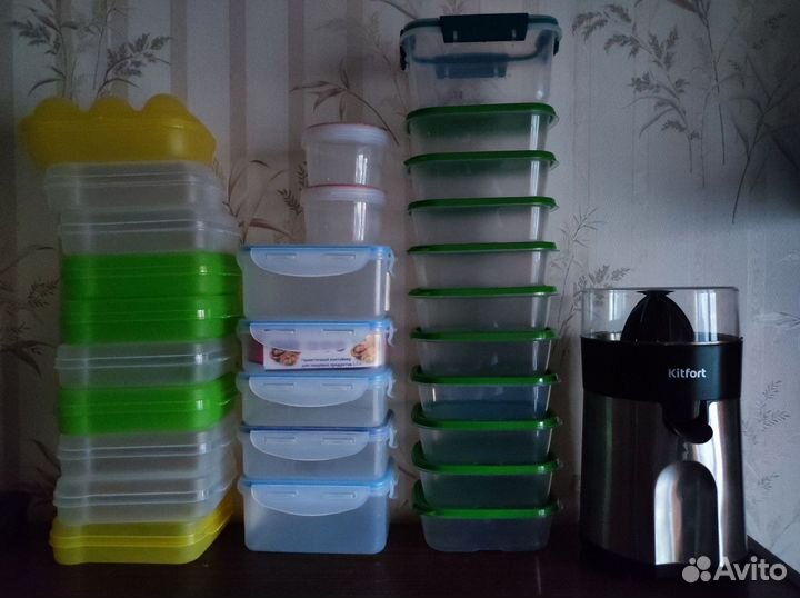 Контейнеры и соковыжималка
