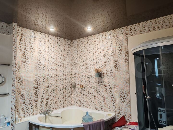 4-к. квартира, 189 м², 2/4 эт.