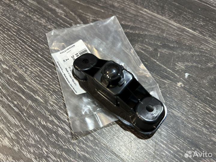 Кронштейн передней камеры kodiaq VRS L&K