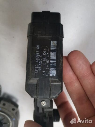 Мотор стеклоподъемника передний левый Kia Ceed