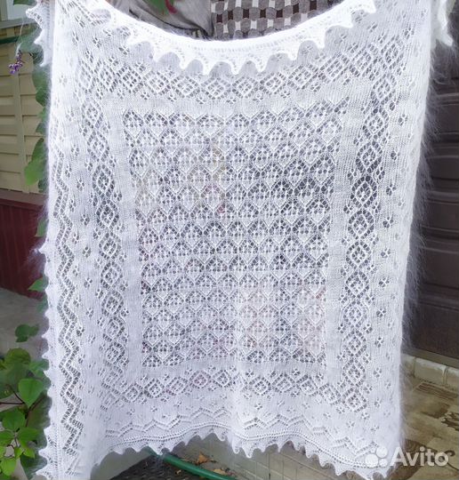 Пуховый ажурный платок