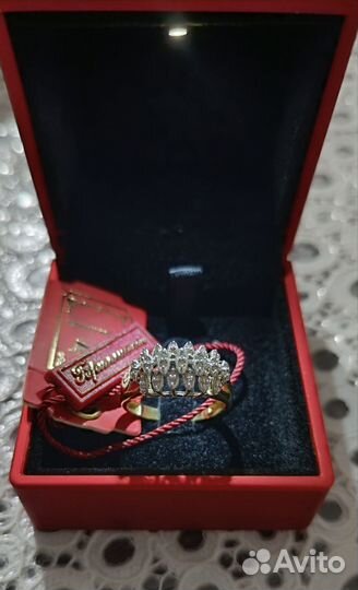 Золотое кольцо с осколками бриллиантов