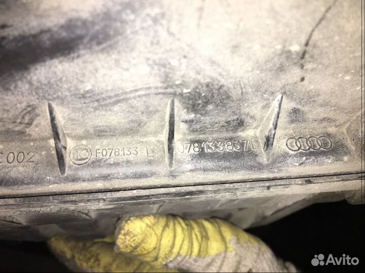 Корпус фильтра 078133837L audi A4 8D B5
