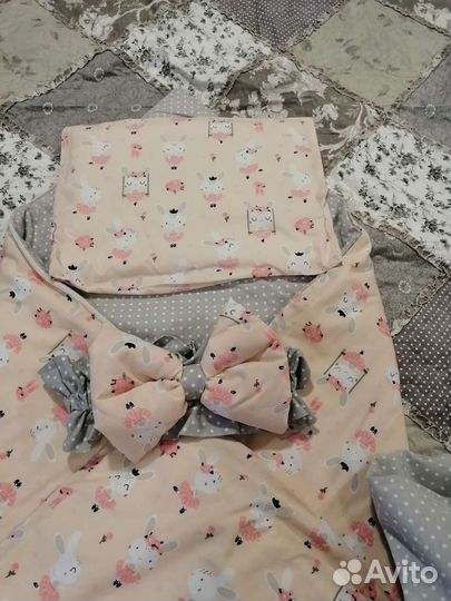 Детское одеяло и подушка в кроватку